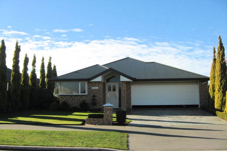 Photo of property in 7 Blue Gum Place, New Brighton, Christchurch, 8083