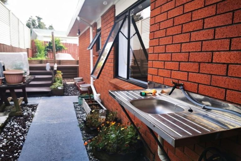 Photo of property in 45 Aldern Road, Massey, Auckland, 0614