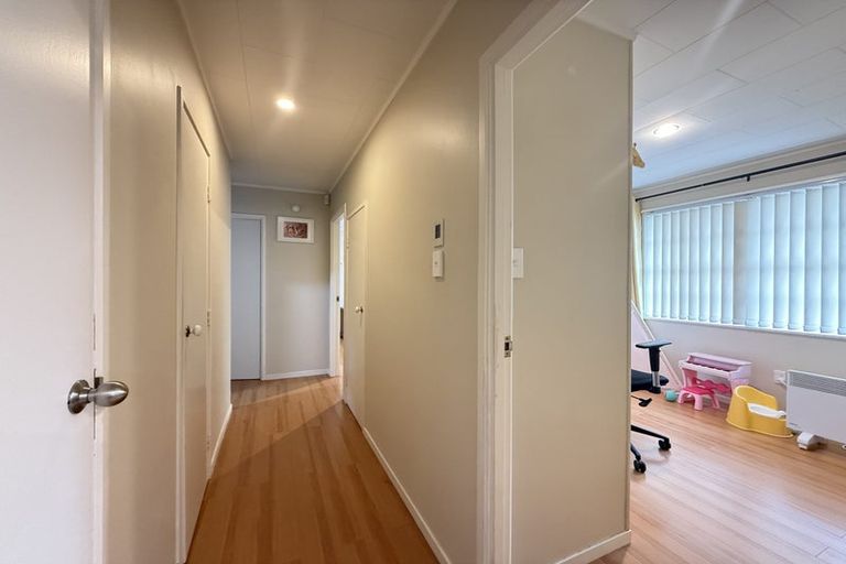 Photo of property in 31 Spinella Drive, Bayview, Auckland, 0629