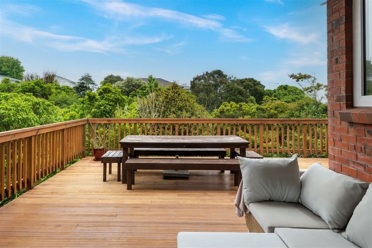 Photo of property in 44 Trelawn Place, Cockle Bay, Auckland, 2014