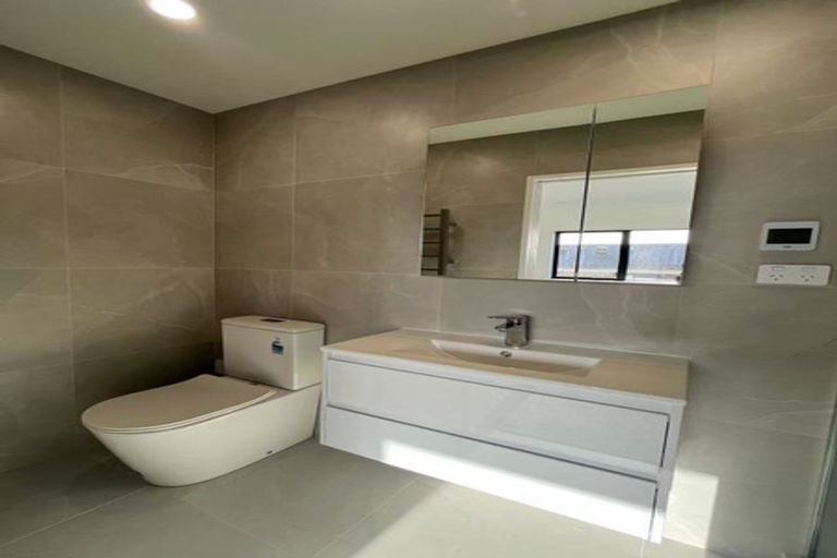 Photo of property in 31 Gunn Way, Hobsonville, Auckland, 0616