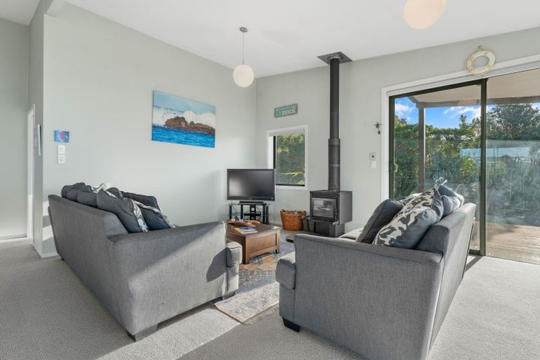 Photo of property in 149 Te Awaiti Road, Tora, Martinborough, 5782