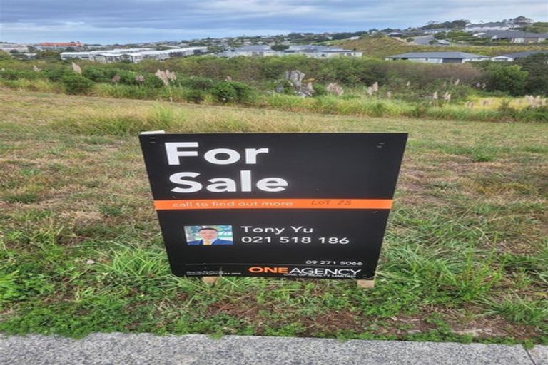 Photo of property in 31 Whenuateitei Crescent, Stanmore Bay, 0932