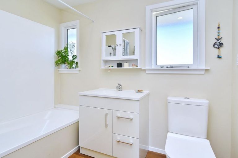 Photo of property in 49 Vancouver Crescent, Wainoni, Christchurch, 8061