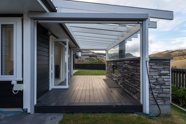 Photo of property in 100 Melksham Drive, Churton Park, Wellington, 6037