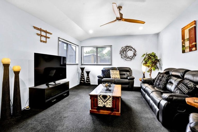 Photo of property in 11a Mace Terrace, Oakura, 4314