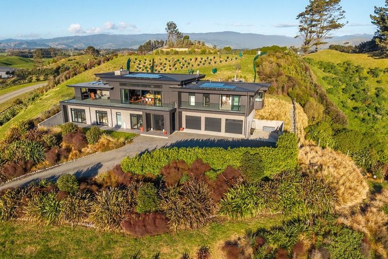 Photo of property in 80 Harakeke Road, Te Horo, Otaki, 5581