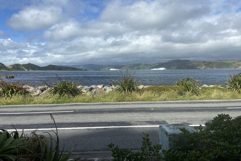 Photo of property in 168 Breaker Bay Road, Breaker Bay, Wellington, 6022