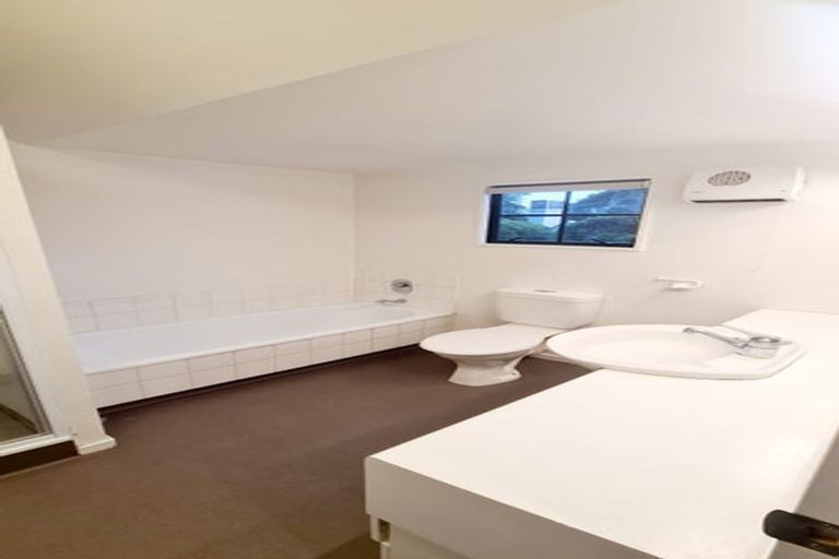 Photo of property in 10b Swanleigh Place, Ilam, Christchurch, 8041