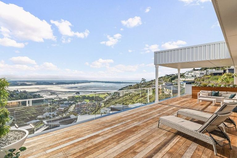 Photo of property in 13 Saint Remy Lane, Redcliffs, Christchurch, 8081