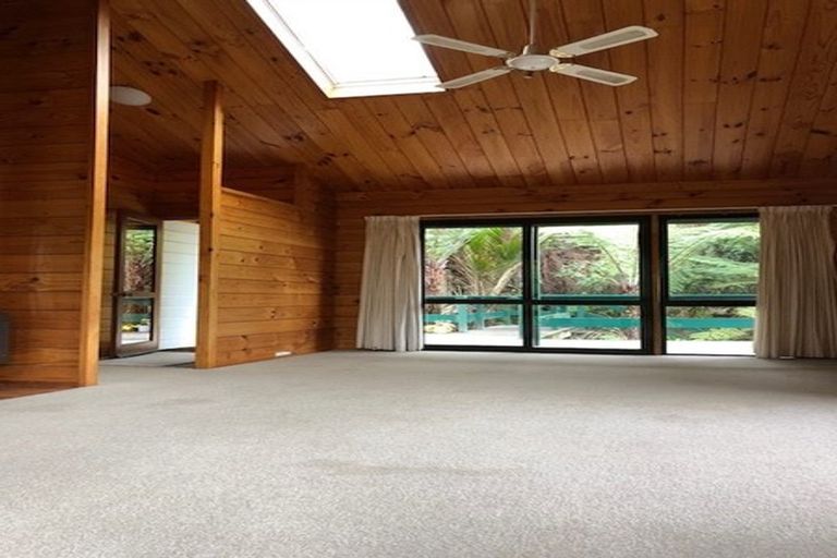 Photo of property in 25 Emlyn Place, Torbay, Auckland, 0630