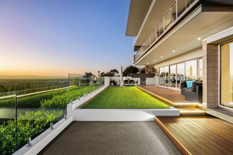 Photo of property in 6 Yelverton Place, Huntsbury, Christchurch, 8022