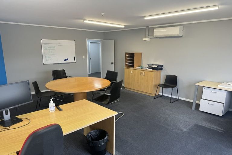 Photo of property in 352 Devon Street West, Lynmouth, New Plymouth, 4310