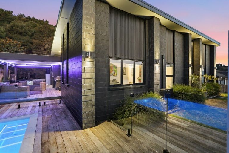 Photo of property in 10 Ellesmere Close, Pyes Pa, Tauranga, 3112