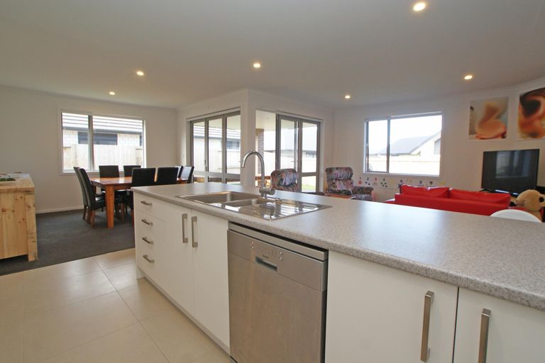 Photo of property in 114 Te Manatu Drive, Huntington, Hamilton, 3210
