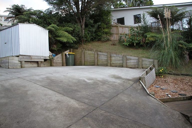 Photo of property in 33a Matai Road, Stanmore Bay, Whangaparaoa, 0932