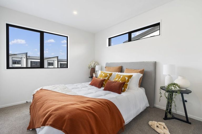 Photo of property in 1/6 Ngaroma House Drive, Hobsonville, Auckland, 0616