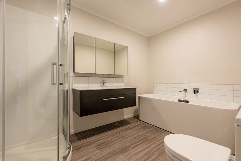 Photo of property in 52 Pateke Drive, Kenepuru, Porirua, 5022