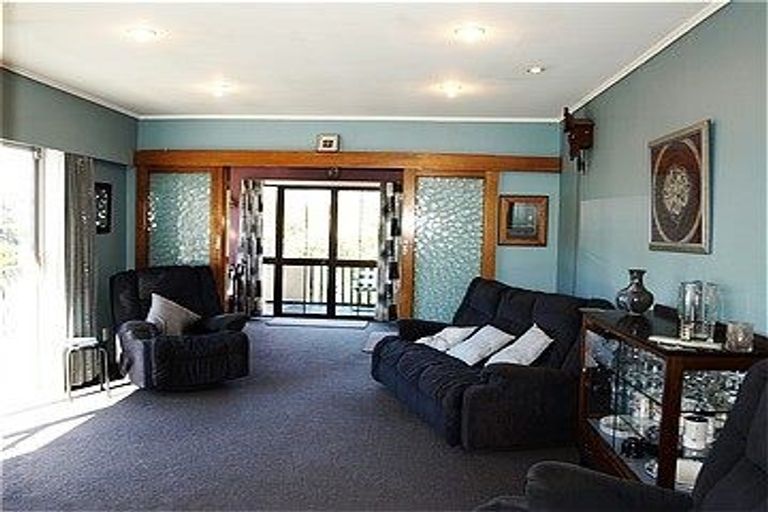 Photo of property in 33 Juniper Road, Sunnynook, Auckland, 0620