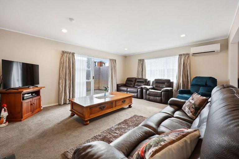 Photo of property in 1/242 Botany Road, Golflands, Auckland, 2013