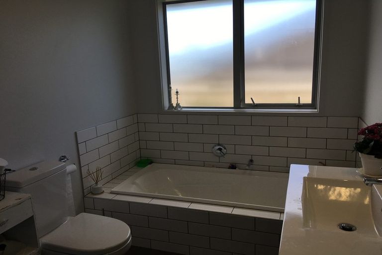 Photo of property in 29 Puhirake Crescent, Pyes Pa, Tauranga, 3112