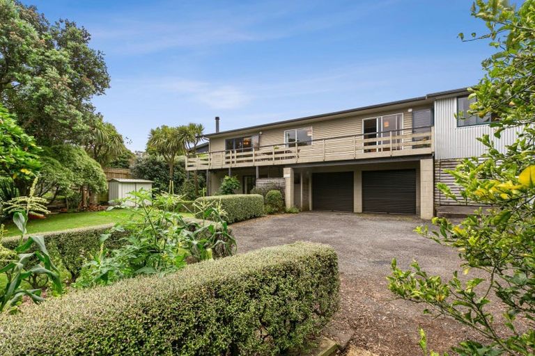 Photo of property in 108a Wairau Road, Oakura, 4314