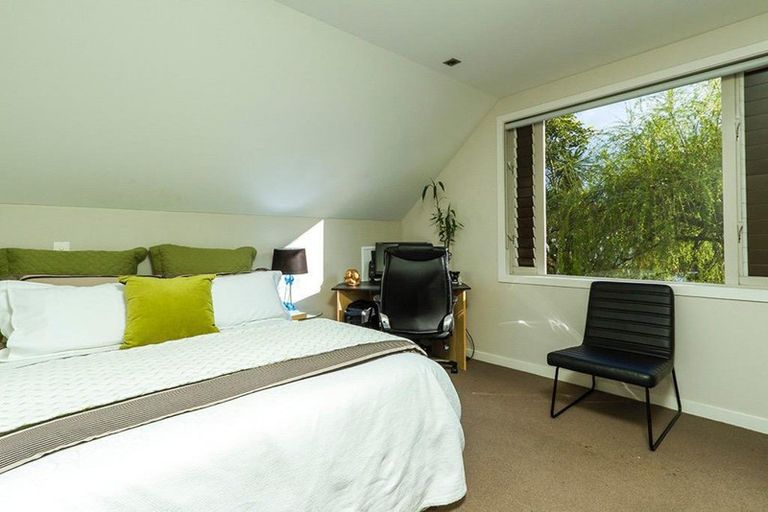 Photo of property in 6 Brighton Terrace, Murrays Bay, Auckland, 0630