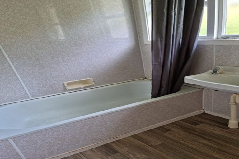 Photo of property in 3 Voltaire Street, Karori, Wellington, 6012