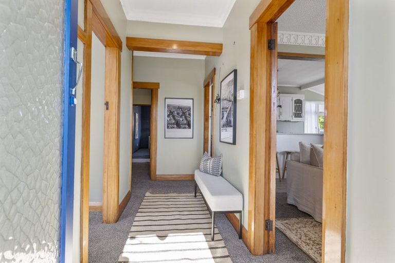 Photo of property in 164 Mangorei Road, Merrilands, New Plymouth, 4312