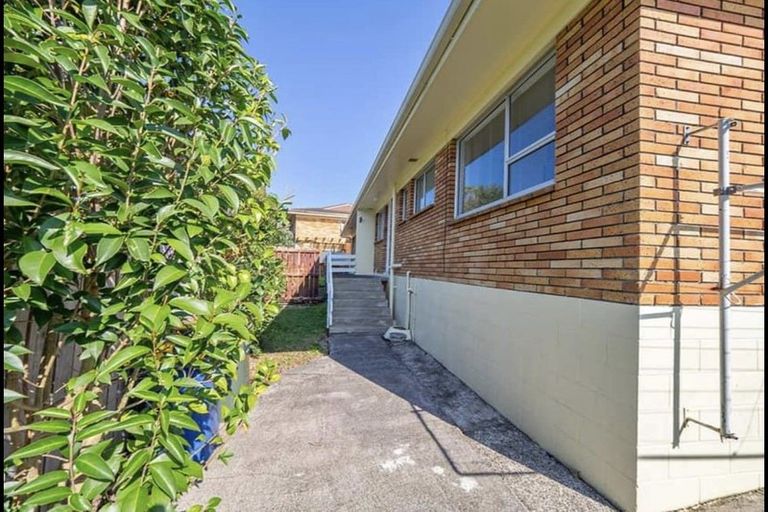 Photo of property in 1/6 Pamela Place, New Lynn, Auckland, 0600