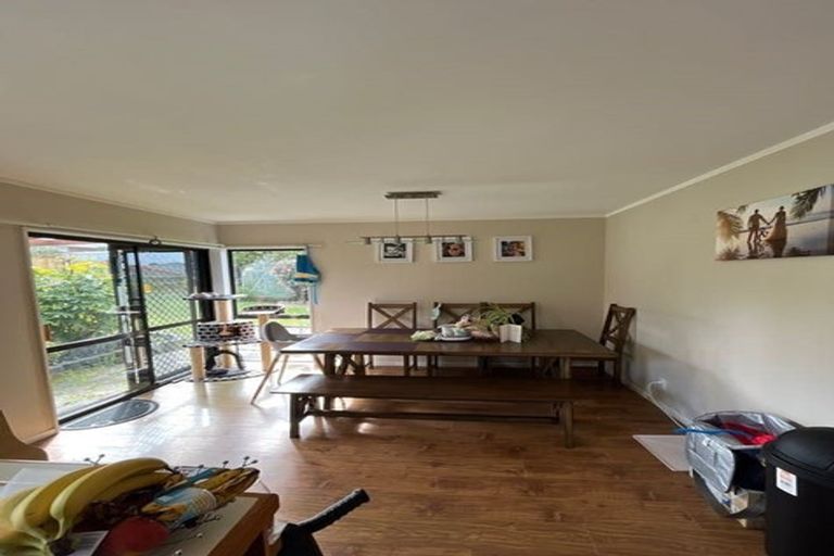 Photo of property in 18 Pinewood Grove, Botany Downs, Auckland, 2010
