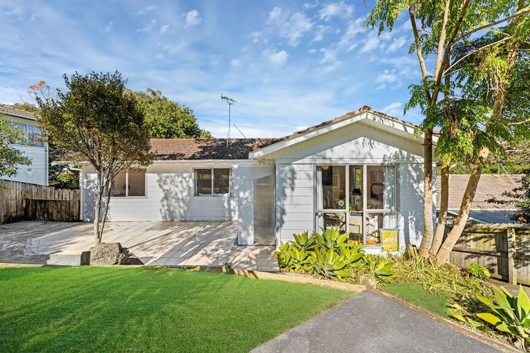 Photo of property in 20 Finn Place, Totara Vale, Auckland, 0629
