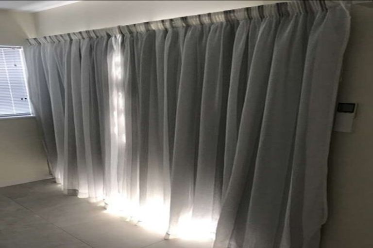 Photo of property in 2 Veneta Close, Flat Bush, Auckland, 2019