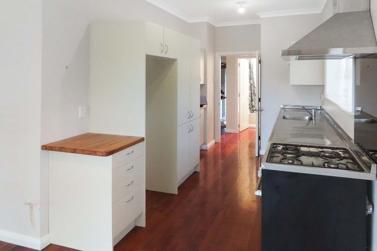 Photo of property in 7 Douglas Street, Waiwhetu, Lower Hutt, 5010