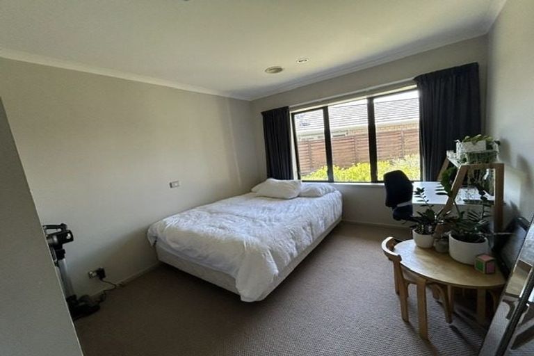 Photo of property in 34 Sumner Terrace, Aotea, Porirua, 5024