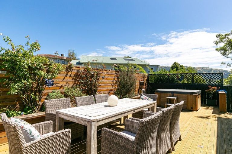 Photo of property in 54 Collins Avenue, Tawa, Wellington, 5028