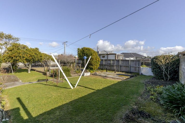 Photo of property in 87 Queen Street, Waitara, 4320
