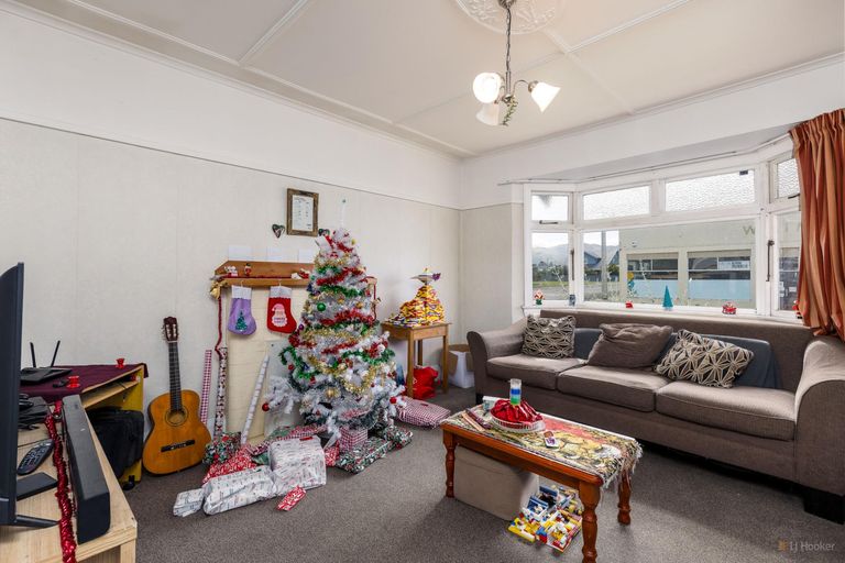 Photo of property in 49 Shearman Street, Waimate, 7924