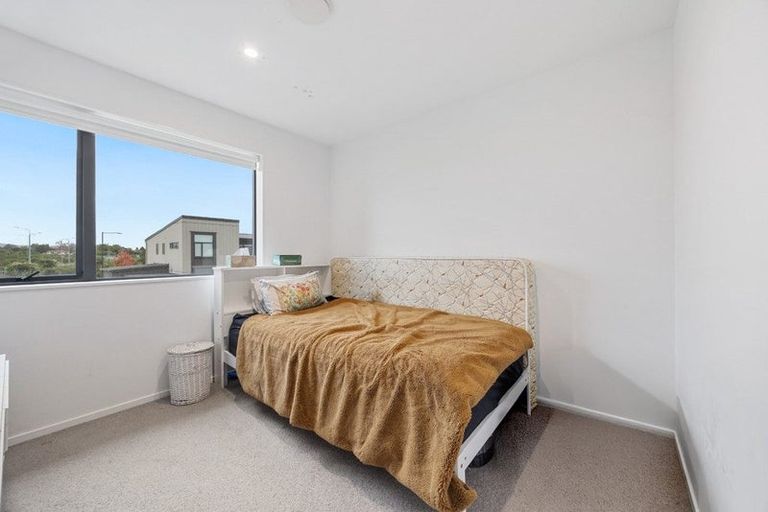 Photo of property in 25 Orona Place, Takanini, 2112