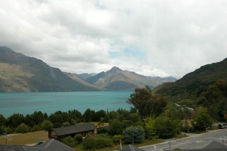 Photo of property in Arno Apartment, 5/8 Mckerrow Place, Sunshine Bay, Queenstown, 9300