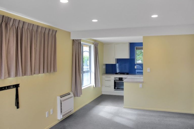 Photo of property in 2/39b Oakhampton Street, Hornby, Christchurch, 8042