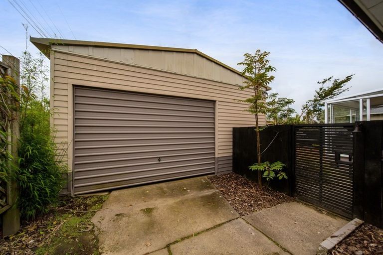Photo of property in 12 Walsh Road, Westown, New Plymouth, 4310