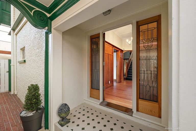 Photo of property in 25 Hawkestone Street, Thorndon, Wellington, 6011