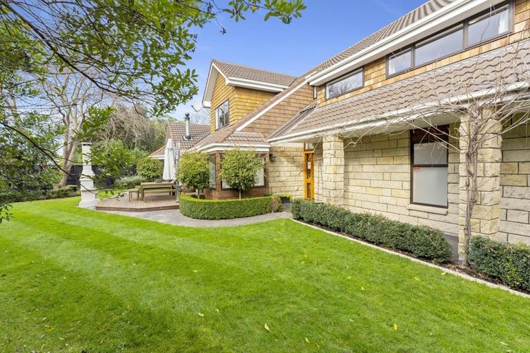 Photo of property in 14 Hanmer Place, Highbury, Palmerston North, 4412