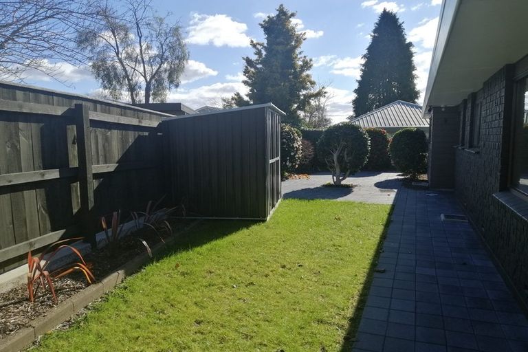 Photo of property in 2/7 Kathleen Place, Rainbow Point, Taupo, 3330