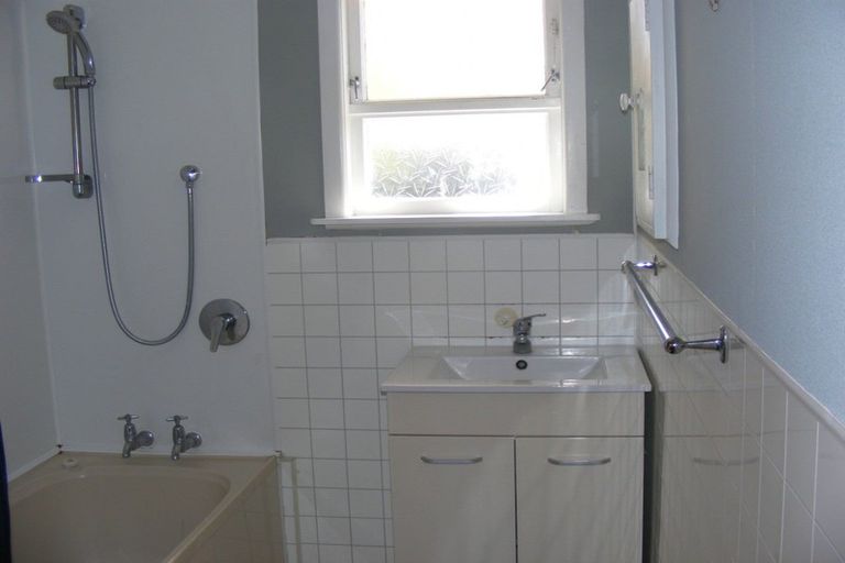 Photo of property in 43 Avenue Road, Foxton, 4814