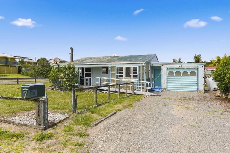 Photo of property in 7 Takitimu Street, Waitarere Beach, Levin, 5510