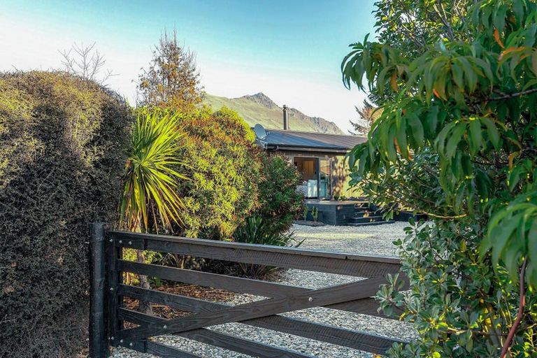 Photo of property in 65 Oregon Drive, Kelvin Heights, Queenstown, 9300