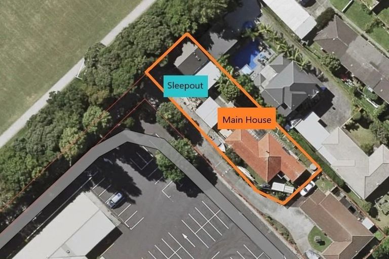 Photo of property in 1/11 Taharoto Road, Takapuna, Auckland, 0622