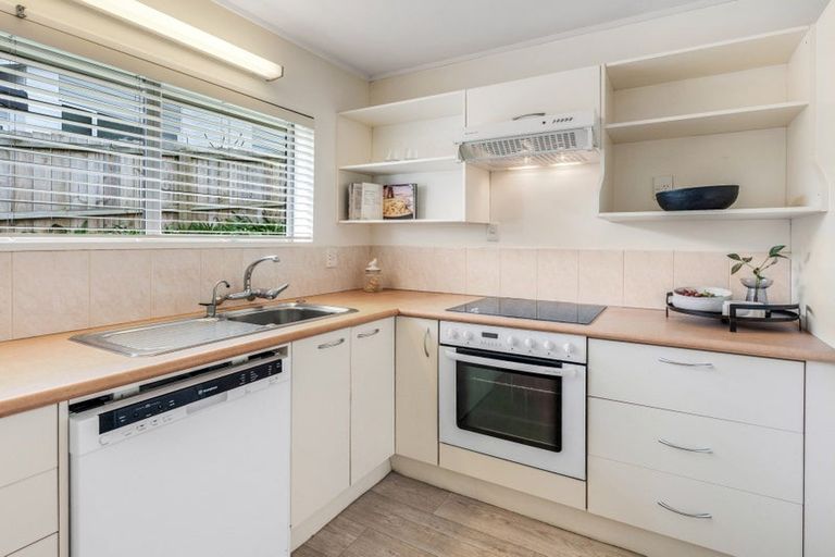 Photo of property in 2/1 Bramley Drive, Farm Cove, Auckland, 2012